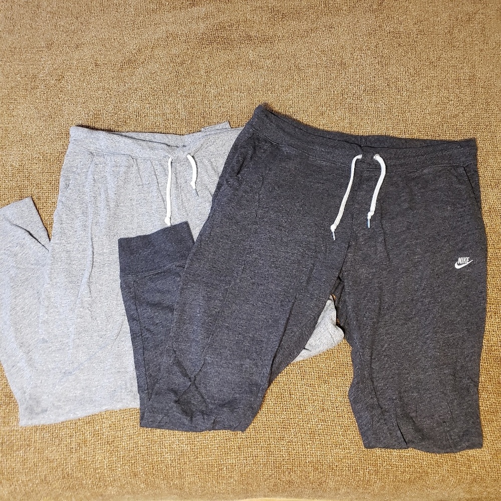 2 pairs of Nike joggers